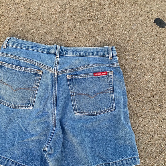 VINTAGE guess ? jean shorts - Picture 9 of 11